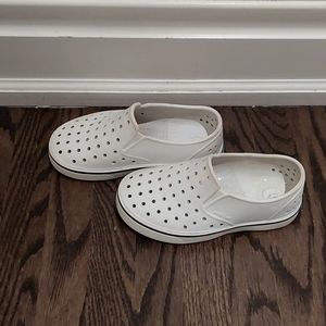 Child/Toddler Size 11 Native Shoes in White